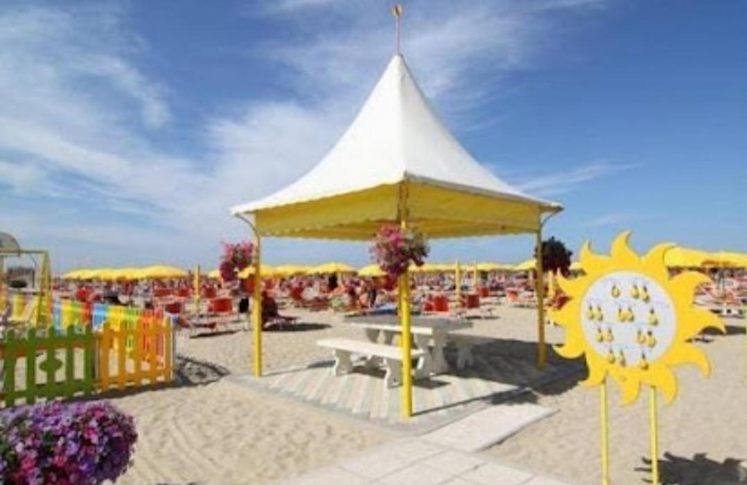 Hotel Sabbia D'Oro Rimini Exterior foto